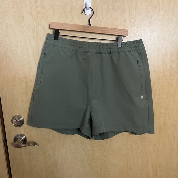 NWT Sweaty Betty Summit Water Resistant Hiking Shorts - Picture 1 of 5